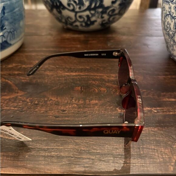 NWT Quay Australia Bad and Bookish Sunglasses - Picture 5 of 6